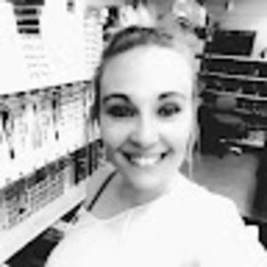 Meet your Posher, Adrienne